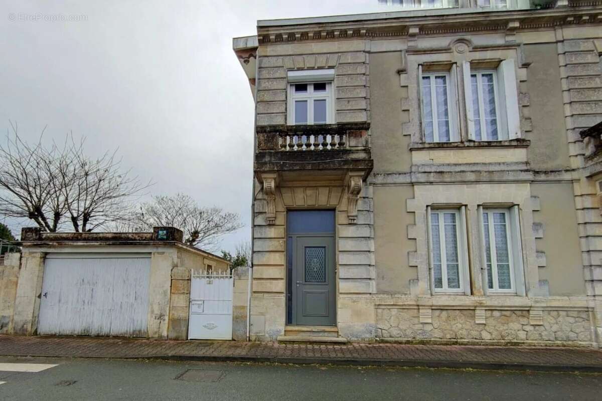 Maison à CASTRES-GIRONDE