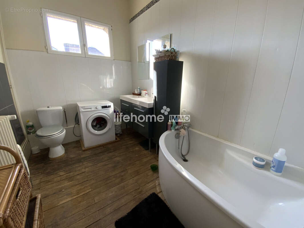 Maison 320 m² à Levroux  - photo 8