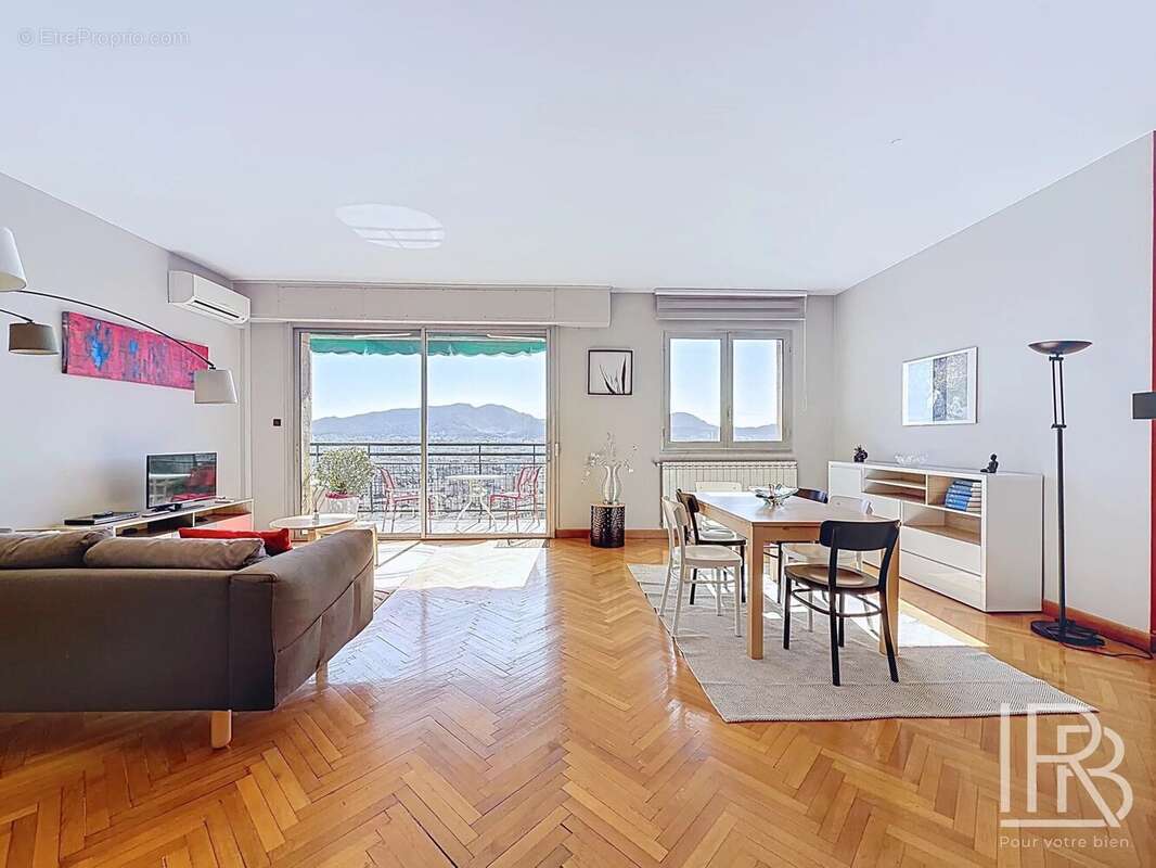 Appartement à MARSEILLE-6E