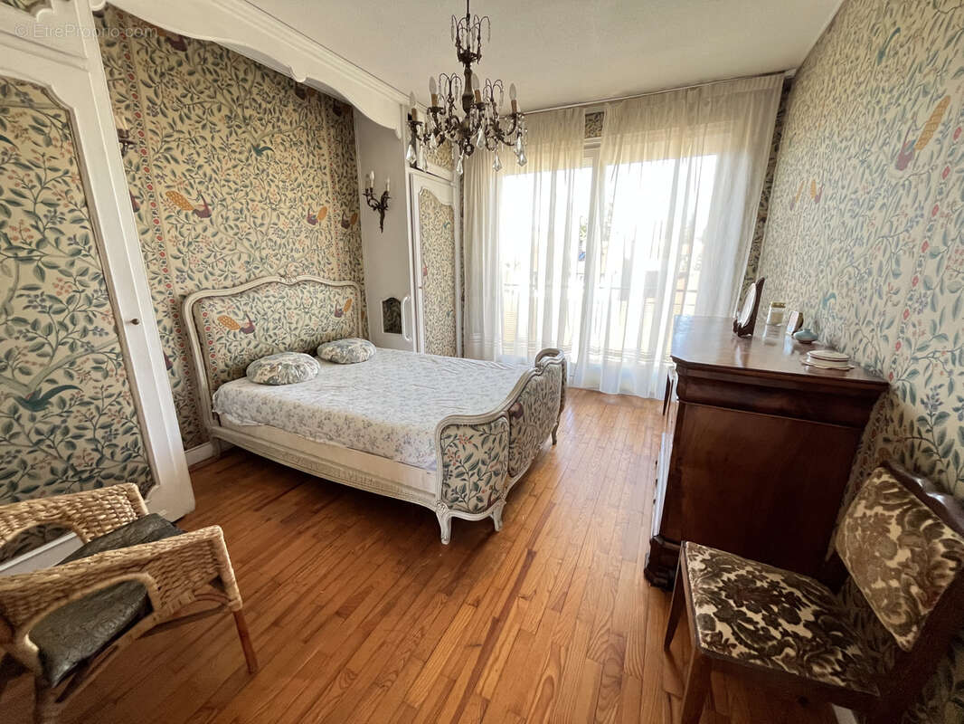 Appartement à SAINT-PRIEST-EN-JAREZ