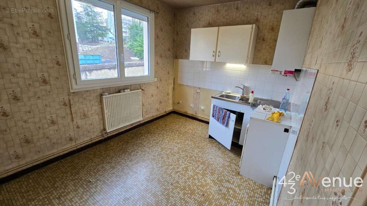 Appartement à SAINT-ETIENNE