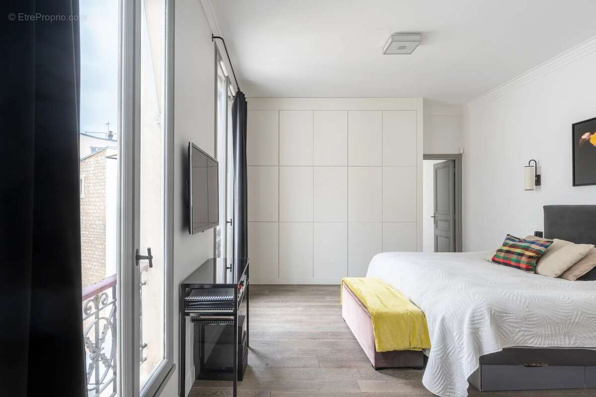 Appartement à PARIS-17E