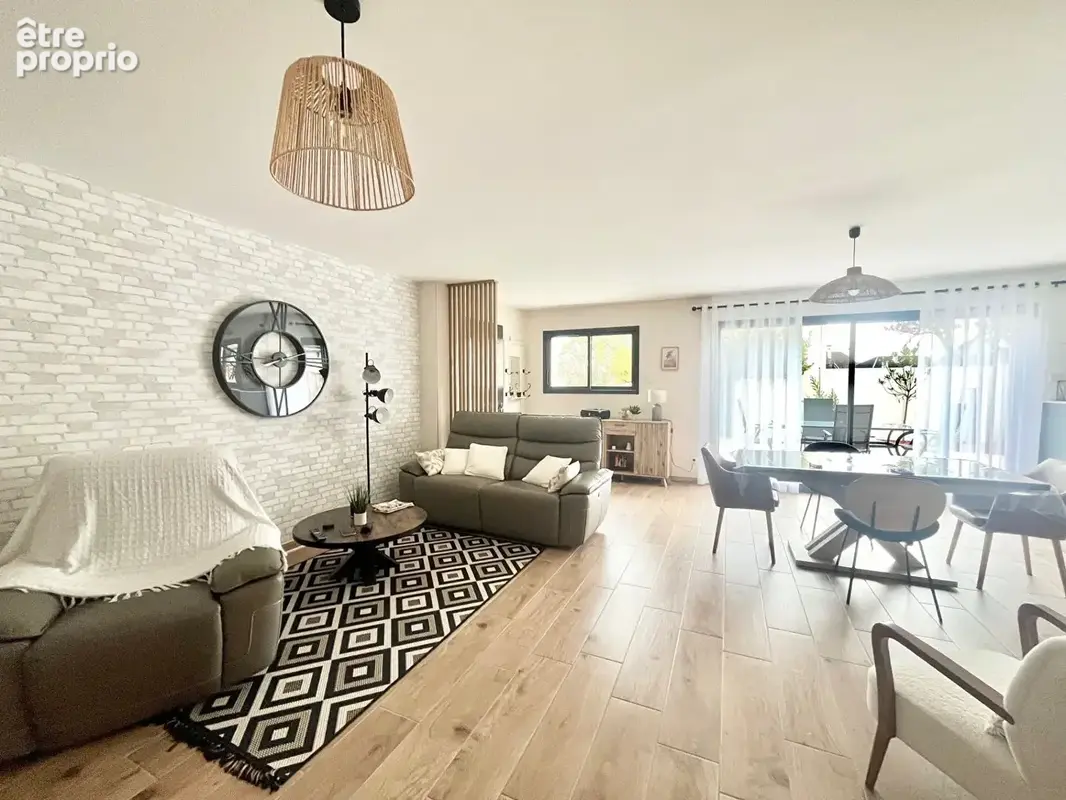 MAISON A VENDRE de 5 pièce(s) 100.36 m2 - véritable plain pied - orientée sud - terrasse grand garage fermé - photo 6