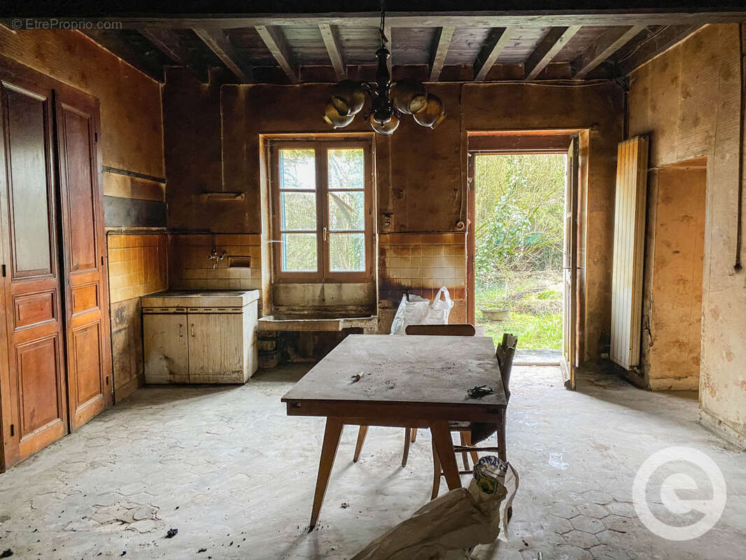 Maison à FONTENAY-PRES-VEZELAY