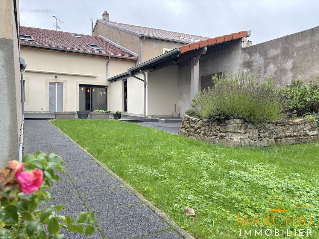 Maison à SANRY-SUR-NIED