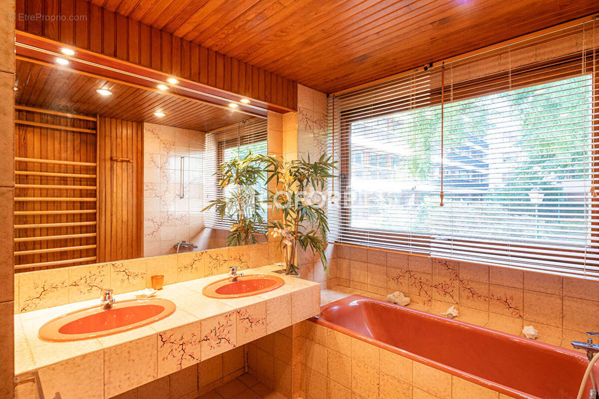 Appartement à LA CELLE-SAINT-CLOUD