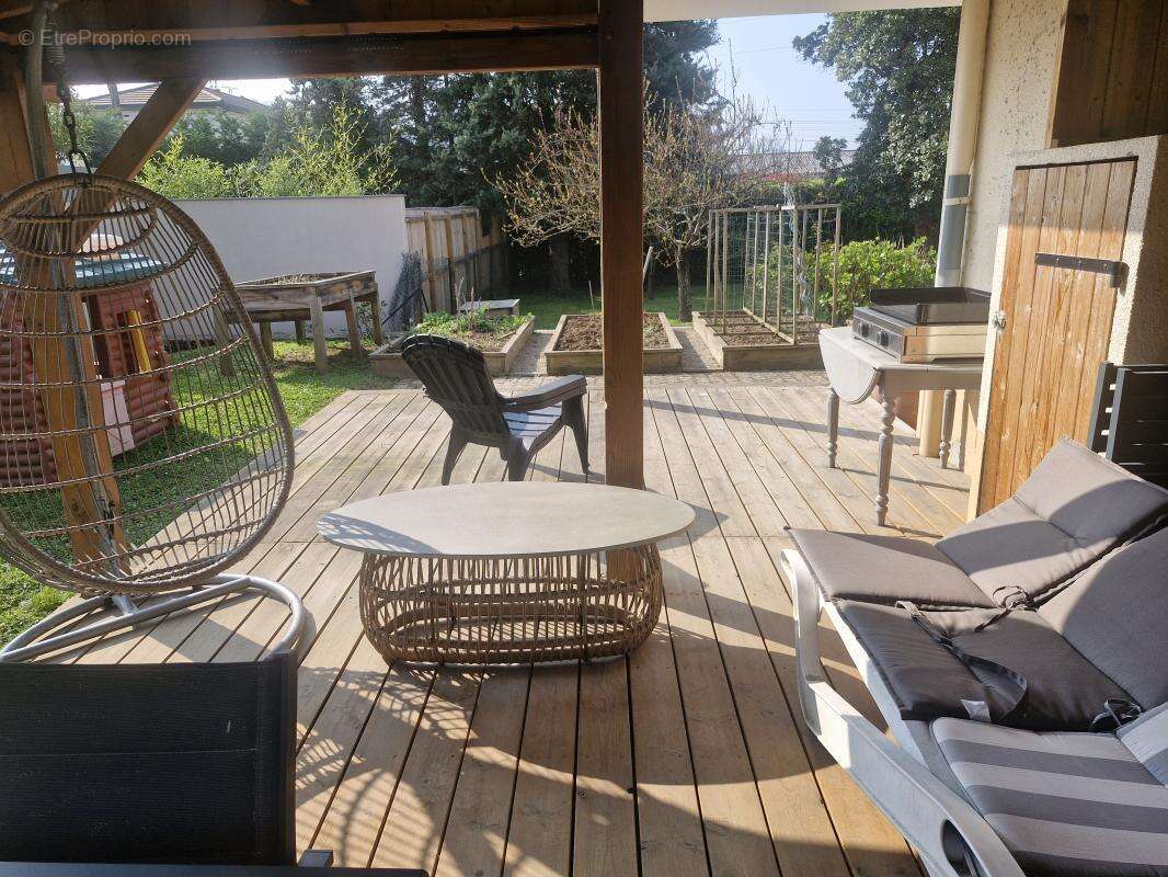 Maison à COLLONGES-AU-MONT-D'OR