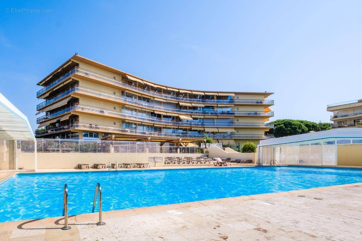 Appartement à SAINT-LAURENT-DU-VAR
