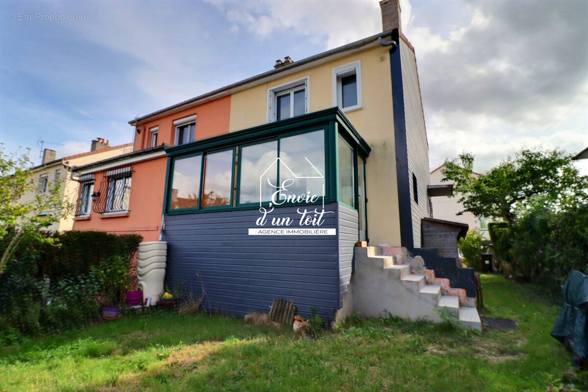 Maison à SAINT-ETIENNE-DU-ROUVRAY