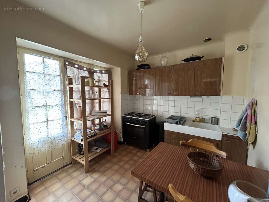 Maison à MONTAIGNAC-SAINT-HIPPOLYTE