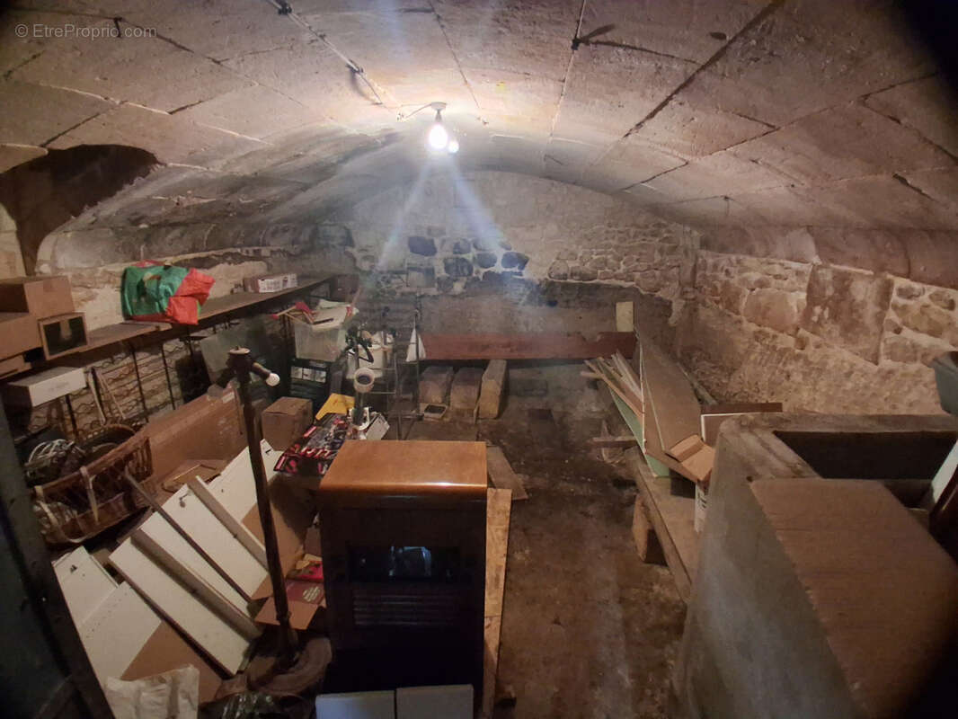 Maison à FONTVIEILLE