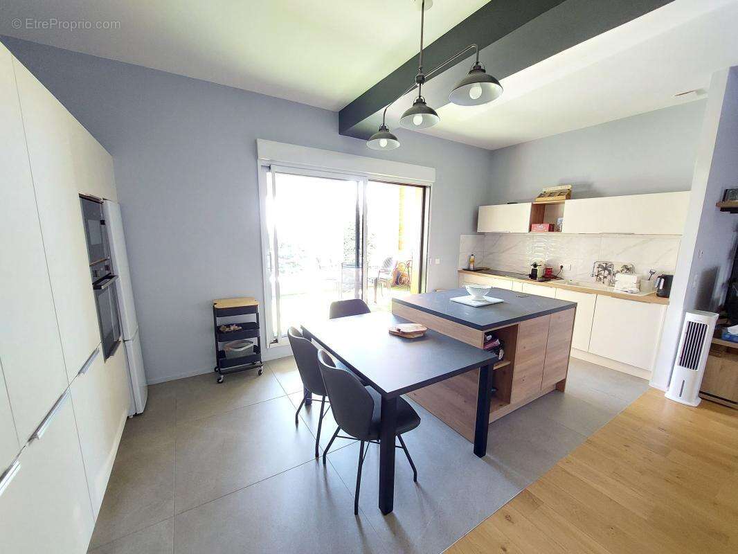 Appartement à MORNANT