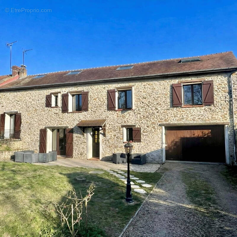 Maison à THOIRY