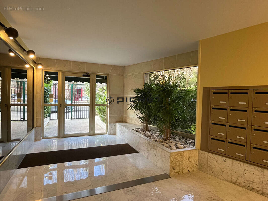 Appartement à BOURG-LA-REINE