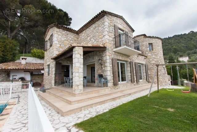 Maison à TOURRETTE-LEVENS