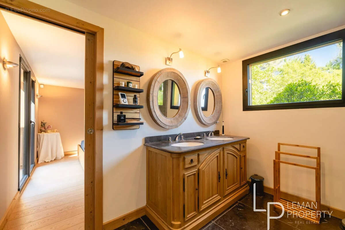 Maison à SAINT-JORIOZ