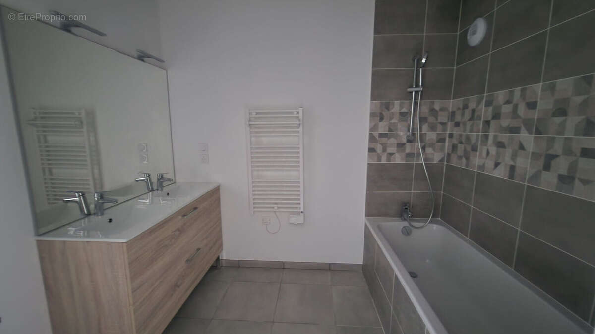 Appartement à TASSIN-LA-DEMI-LUNE