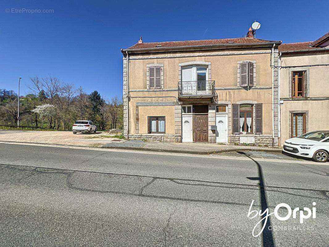 Appartement à SAINT-ELOY-LES-MINES