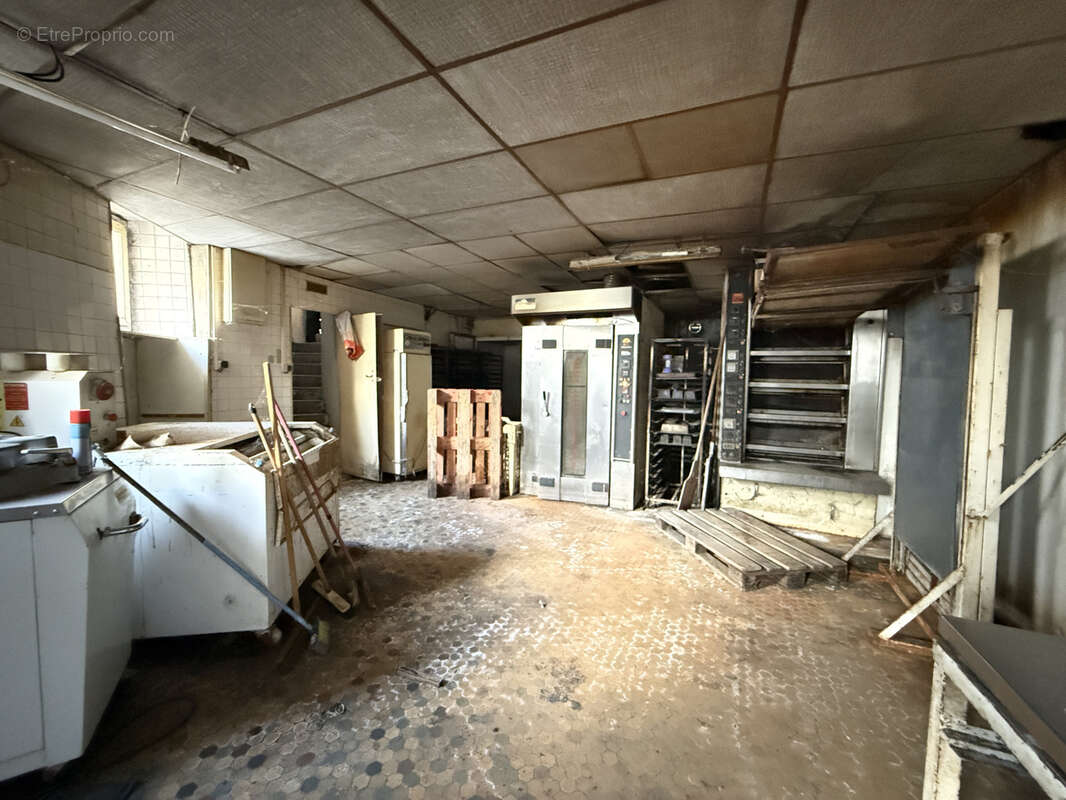 Commerce à MONTAIGU