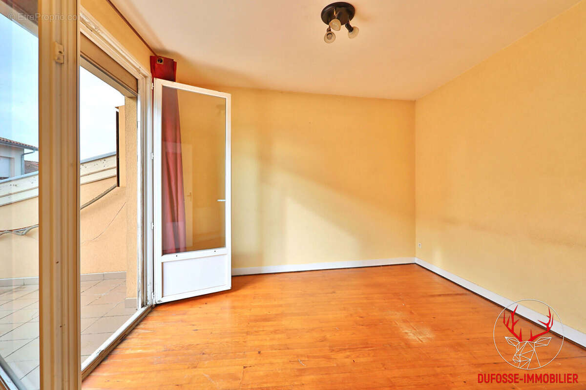 T2 dernier étage avec terrasse 14 m² - photo 8