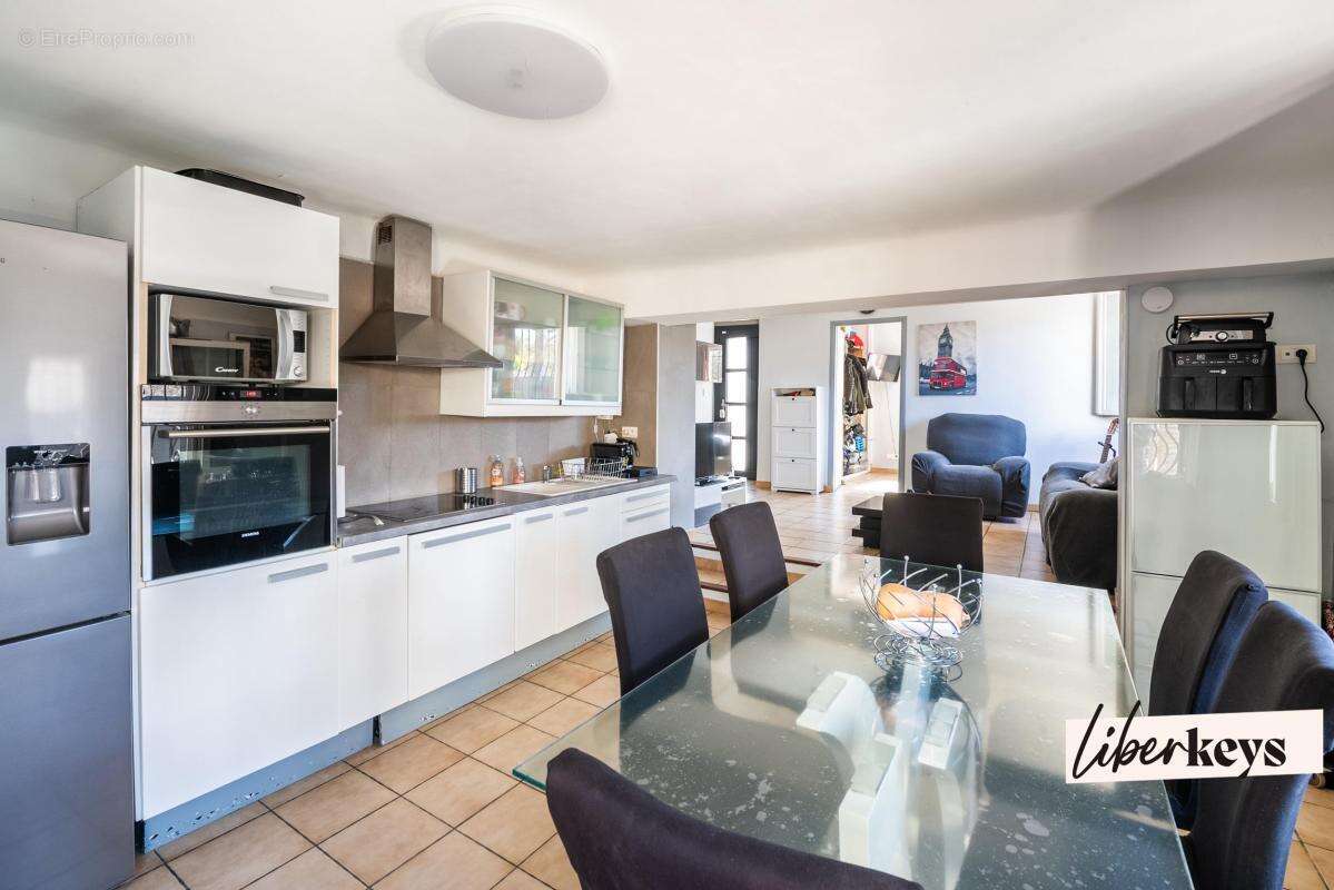 Appartement à MARSEILLE-12E