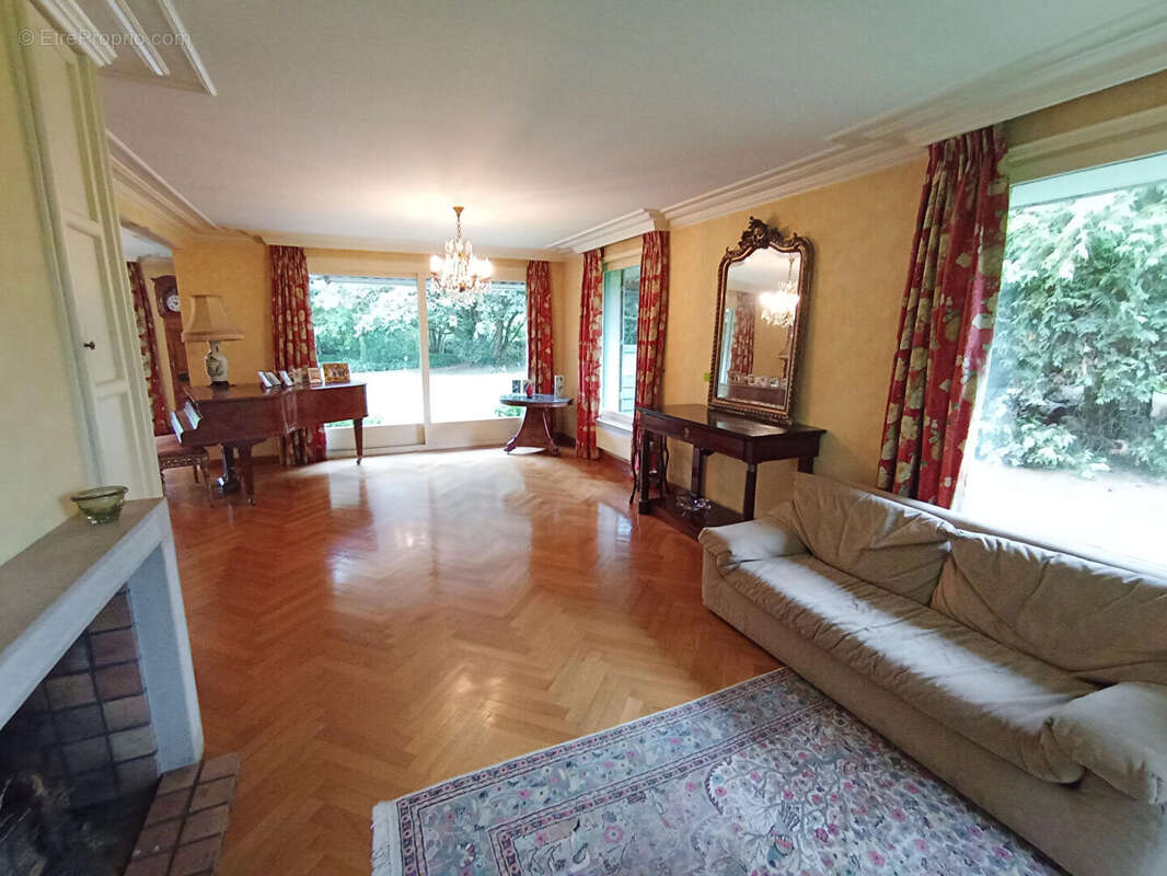 Maison à SAINT-FLORIS