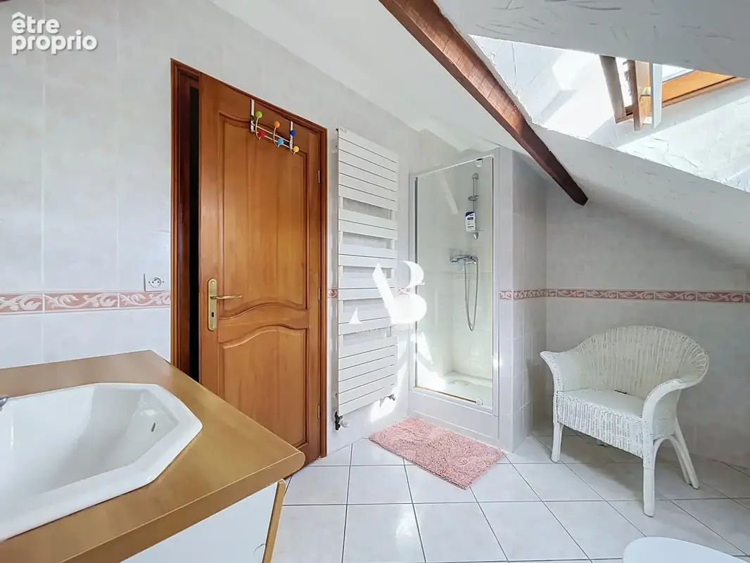 maison familiale 8 pièces 189,7 m2 sur un terrain avec piscine de 1540 m2 - photo 15