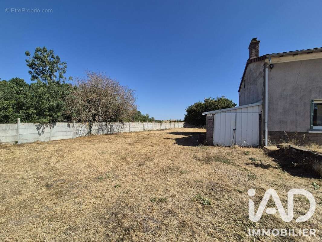 Maison 58 m² à Thouars  - photo 2