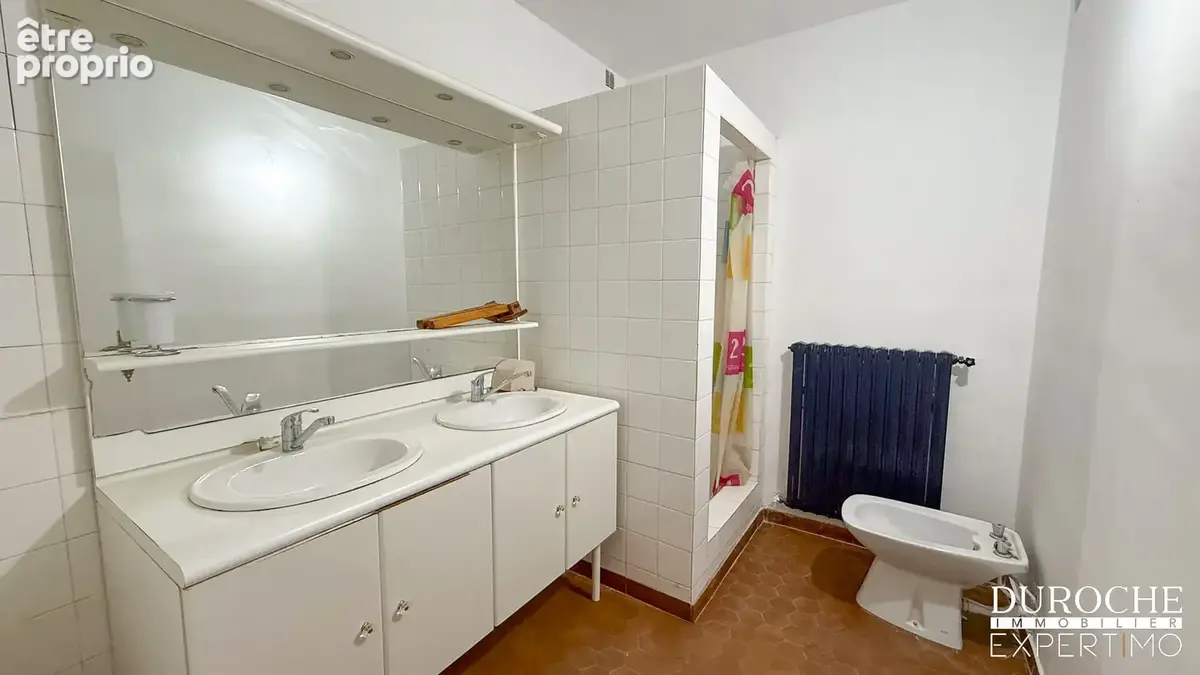 Orange, quartier résidentiel, maison de 208m2, 5 chambres et un bureau sur parcelle de 530m2 - photo 8