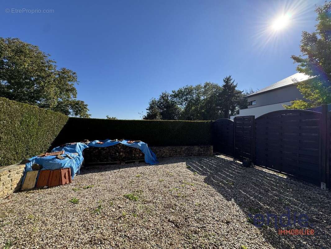 Maison à CLINCHAMPS-SUR-ORNE