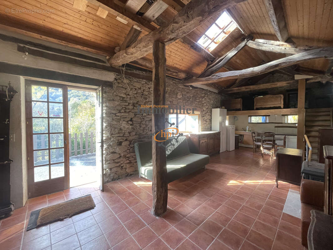 Vente maison de campagne en pierres avec terrain attenant de 2450 m2 - photo 3
