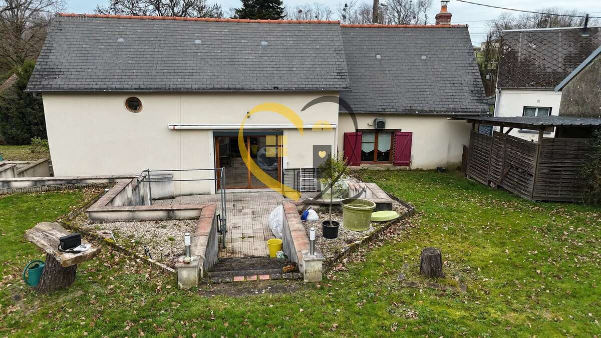 Maison à IVOY-LE-PRE