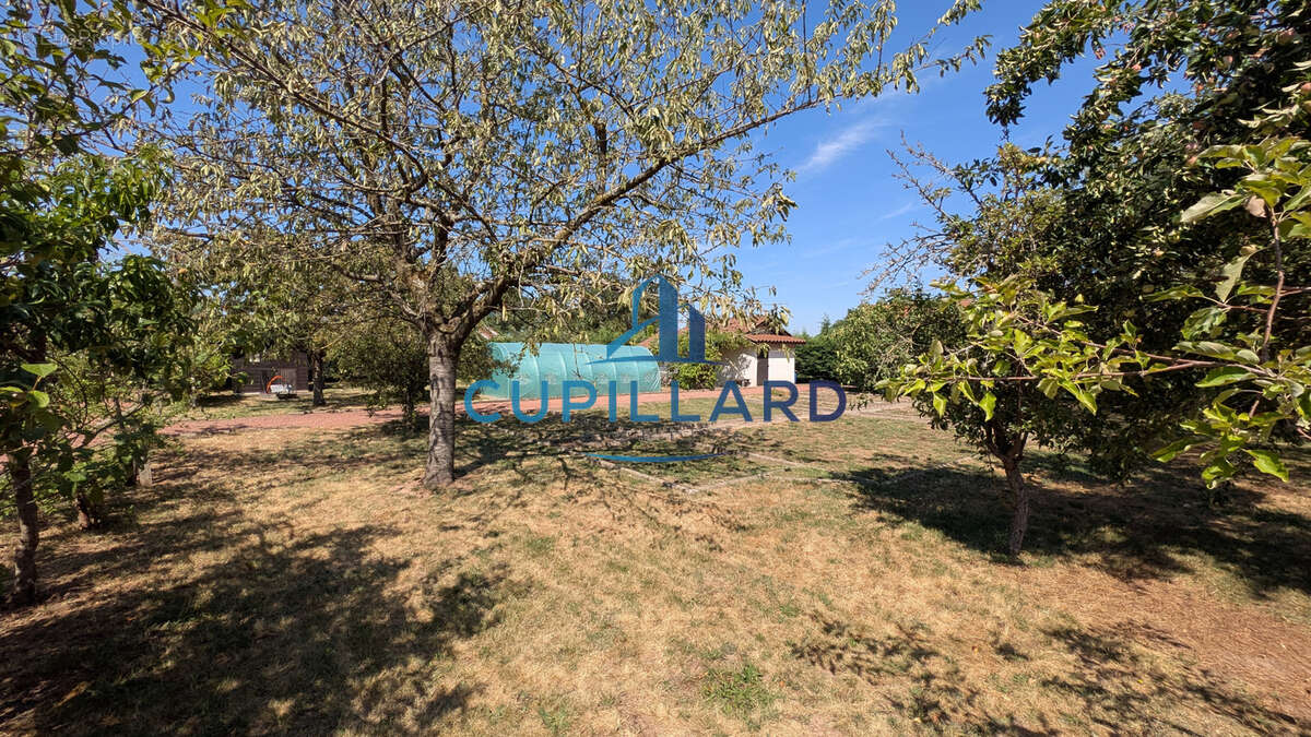 Côte roannaise - villa - photo 17