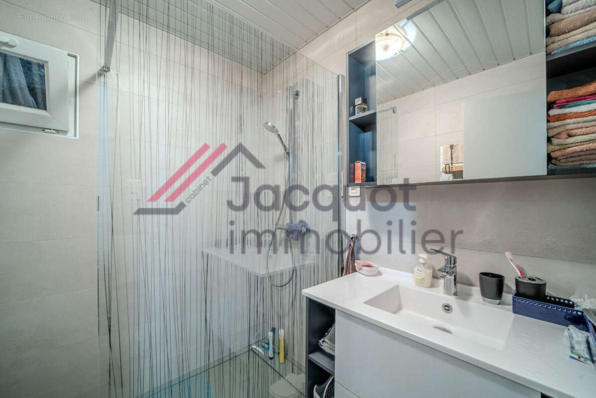 Maison à LONS-LE-SAUNIER