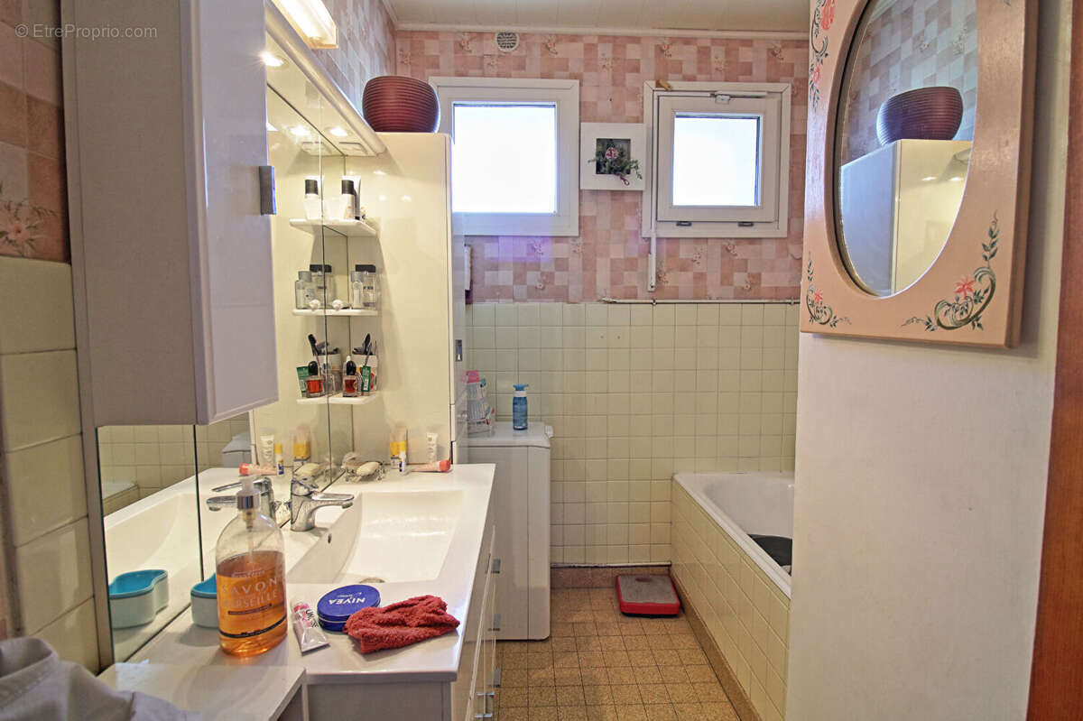 Maison La Cote Saint Andre 5 pièce(s) 158 m2 - photo 12