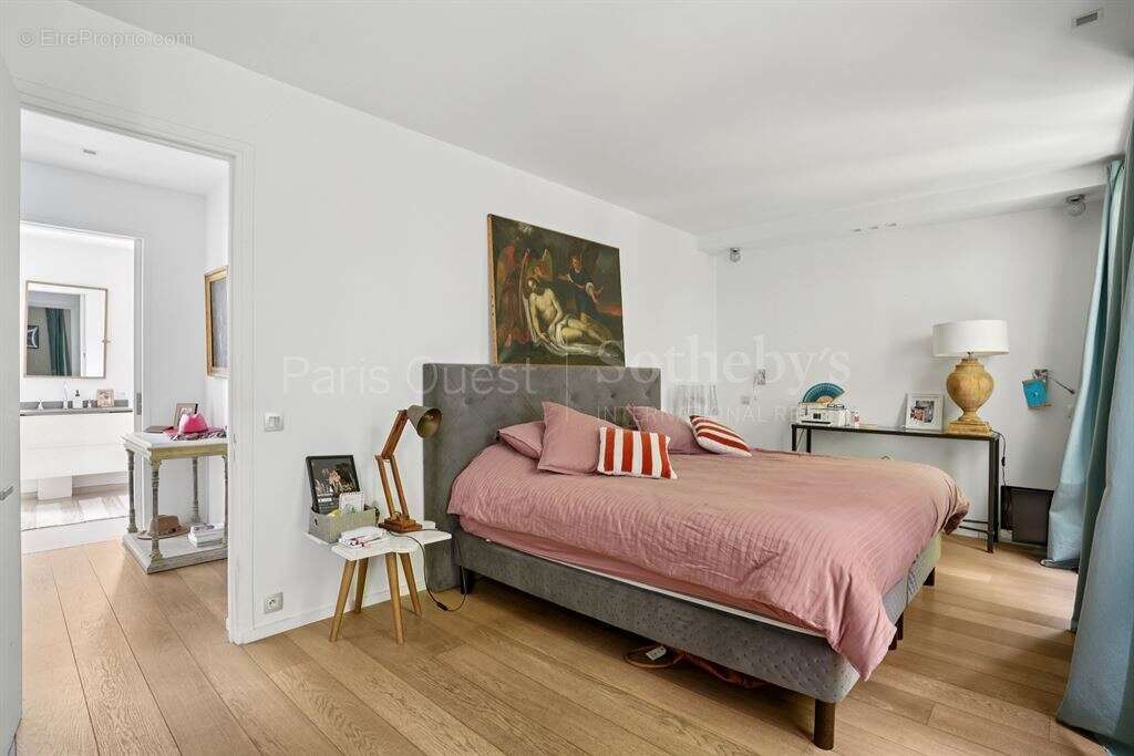 Maison à NEUILLY-SUR-SEINE