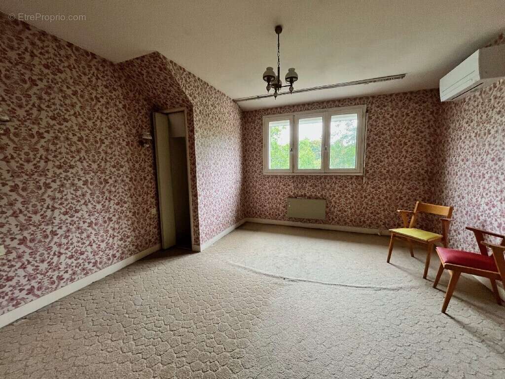 Maison à CHANTEAU