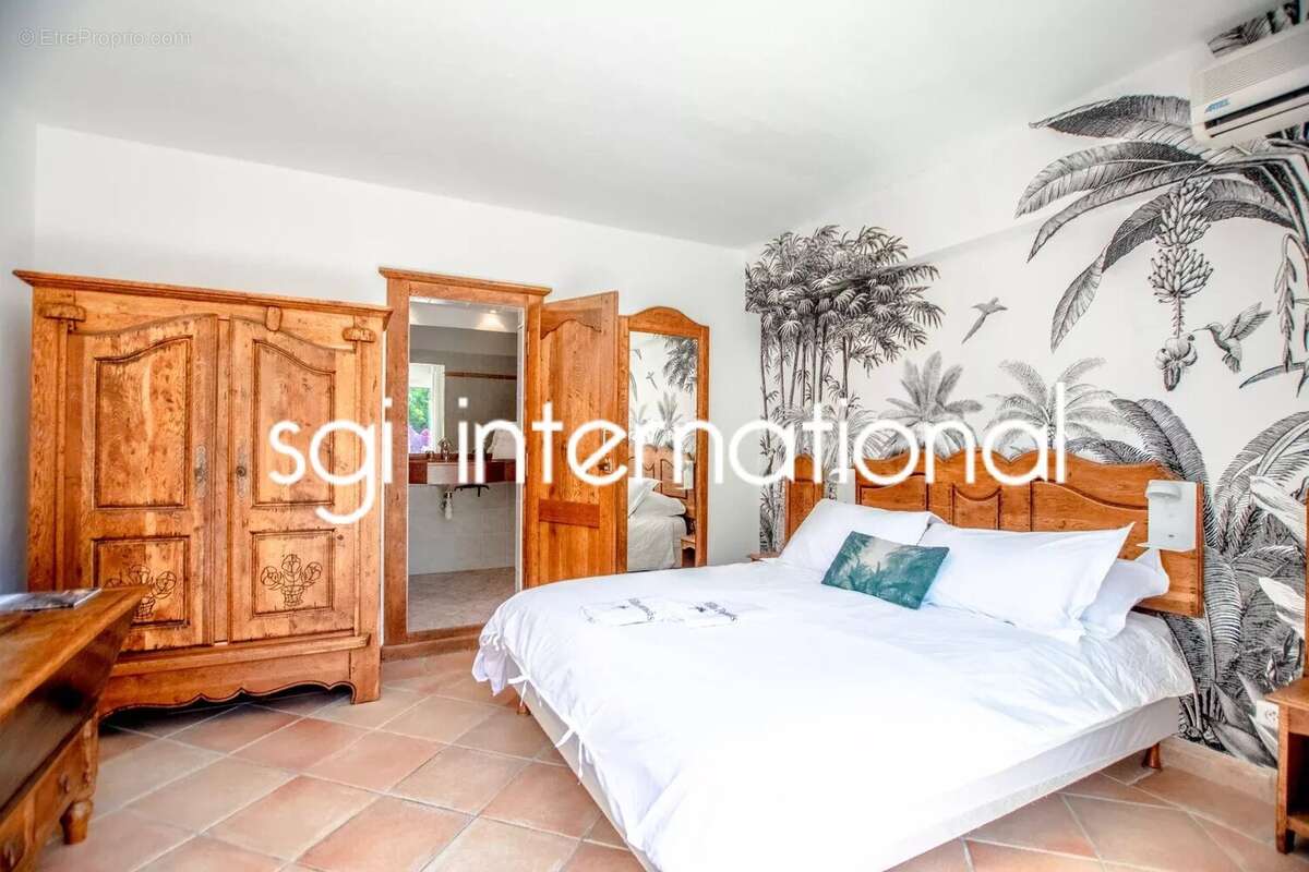 Maison à LES ISSAMBRES