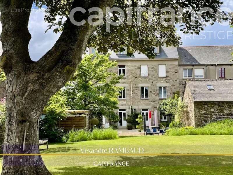 Maison à DOL-DE-BRETAGNE