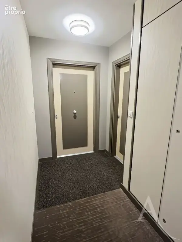 Appartement 1 pièce 28.40 m2 avec place de parking en sous-sol - THIAIS résidence récente - photo 11