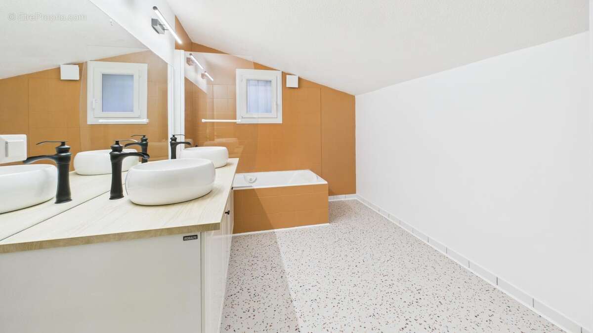 Maison à SAINT-PERAY