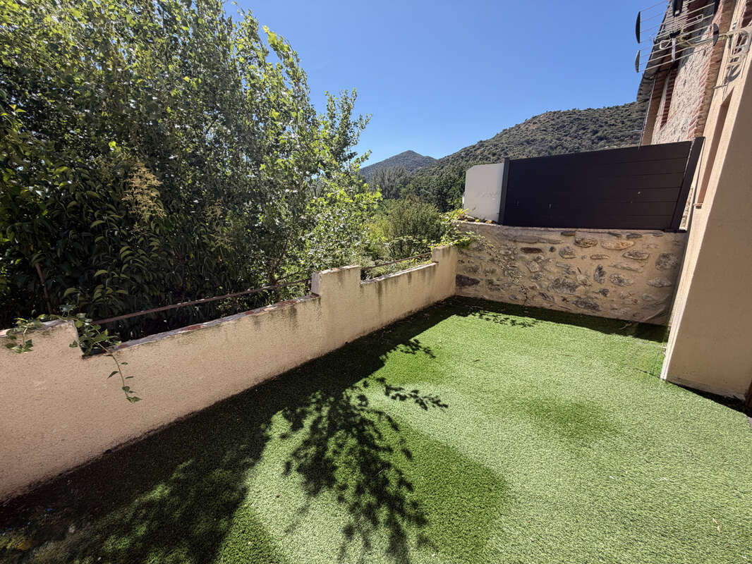 Rodes - maison de village avec garage et terrasse - photo 2