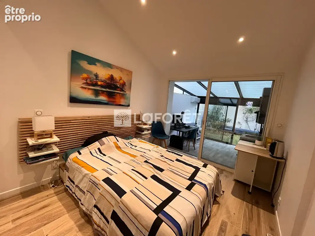 Maison à Arles,  plain pied, avec jardin et 2 dépendances - photo 5