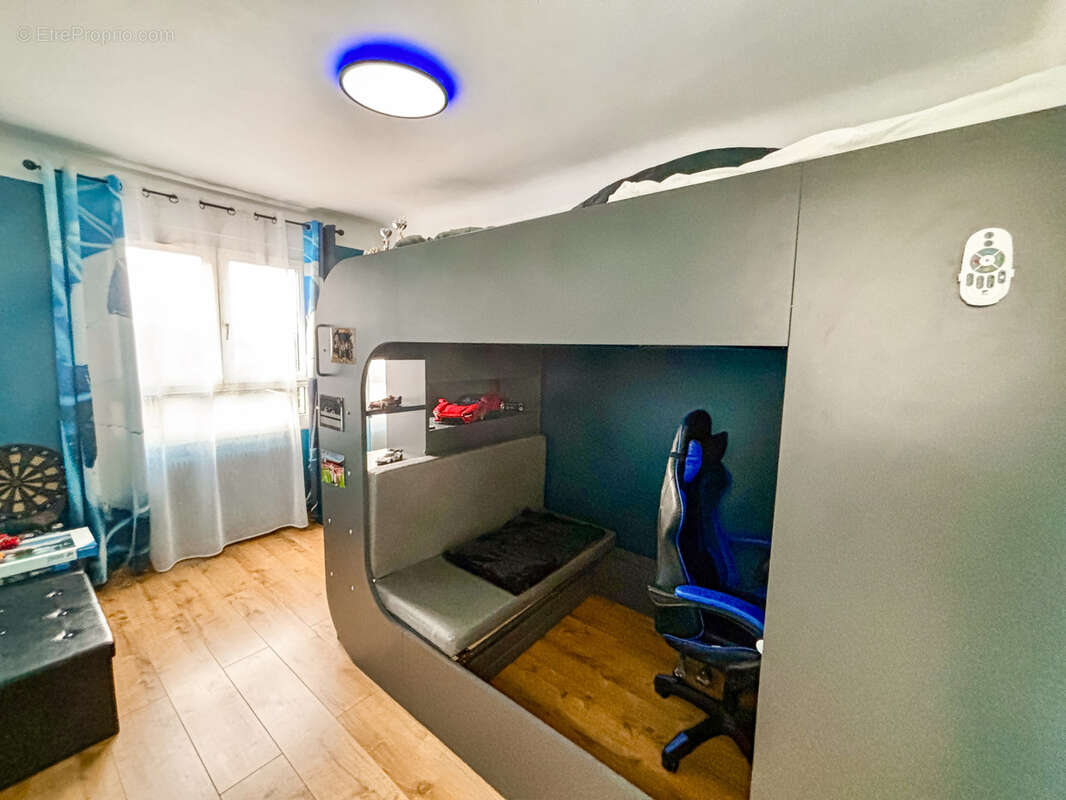 Appartement à SARTROUVILLE