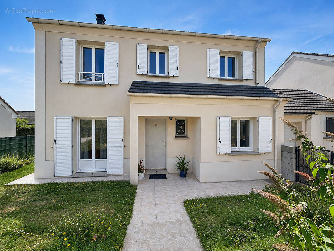 Maison à SAINT-GERMAIN-LES-ARPAJON