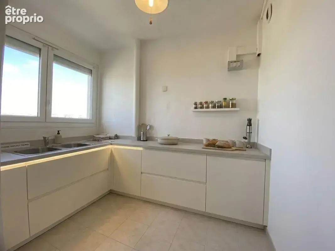 Appartement traversant avec vue mer et balcon à vendre - photo 23