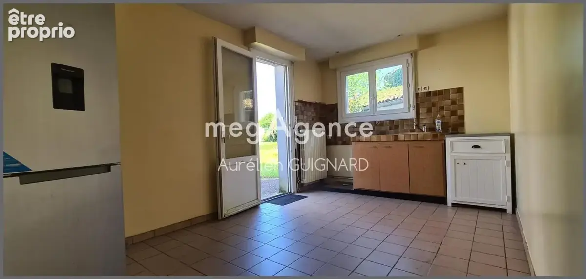 4 chambres, bel espace en pelouse avec garage et une dépendance - photo 4