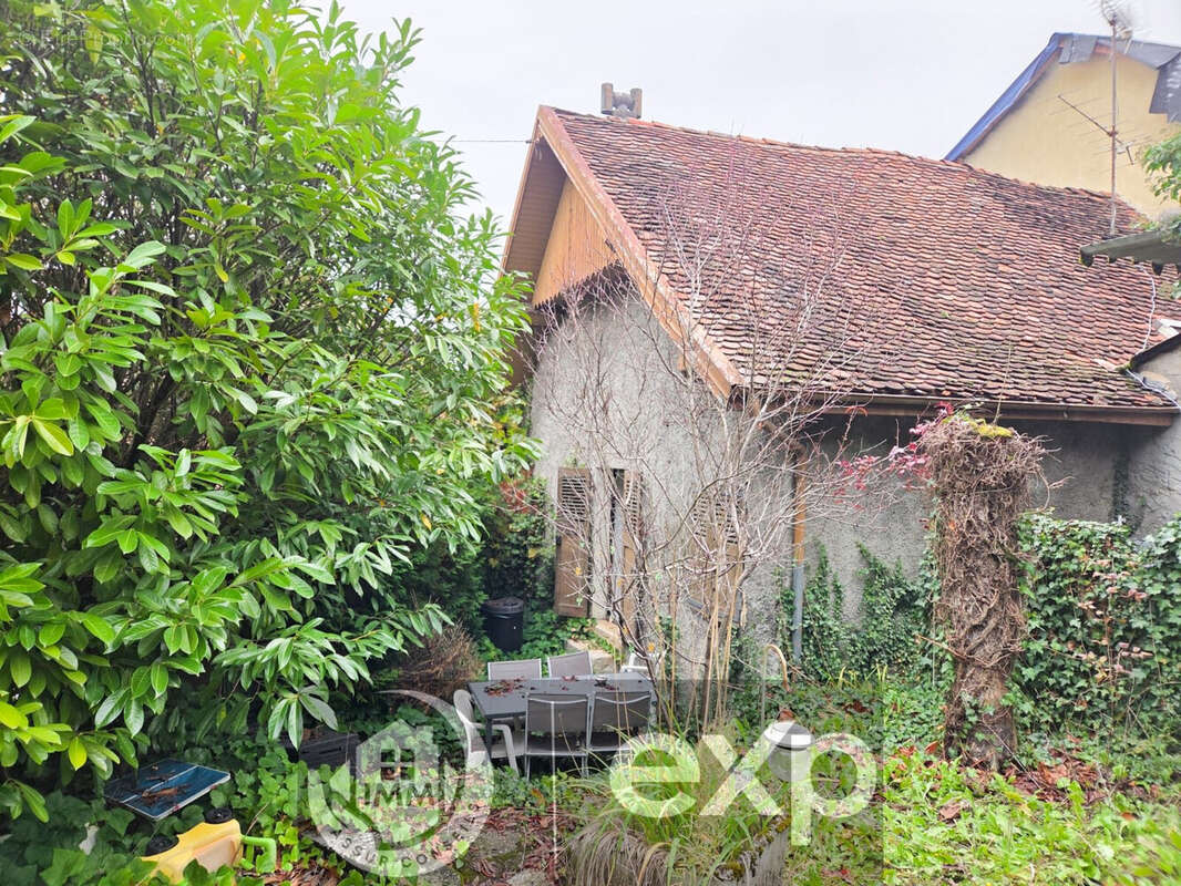 Maison à SAINT-GENIX-SUR-GUIERS