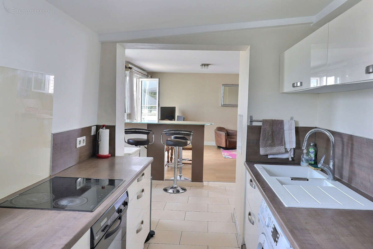 Appartement à COURBEVOIE