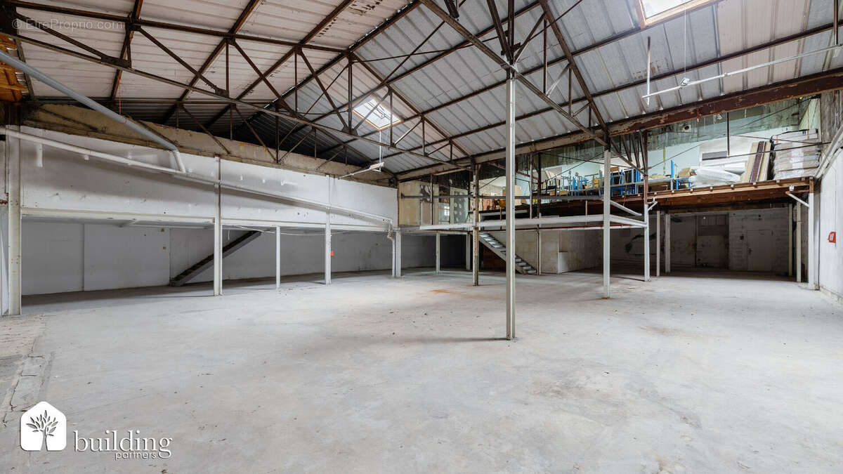 Commerce à COURBEVOIE